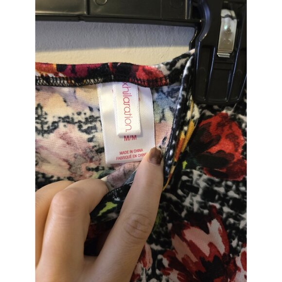 Xhilaration Floral Skater Mini Skirt Black White Flared Cute Zip Up Glam Sz M - Picture 6 of 7